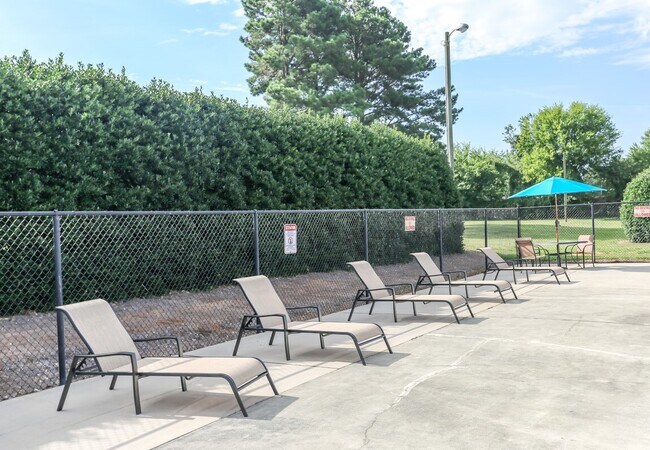 Photo - Meadowbrook and Brookridge Apartments