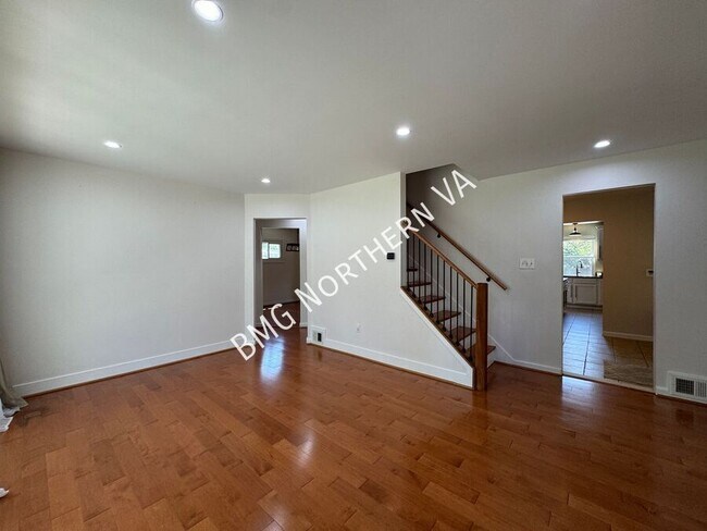 Photo - 1909 Rollins Dr