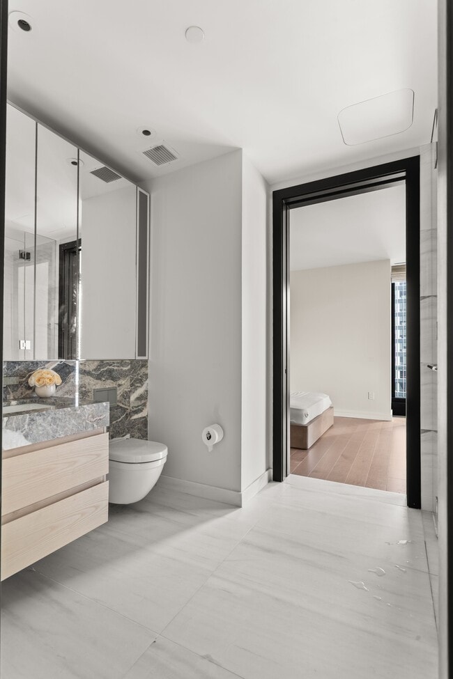 Photo - 125 Greenwich St