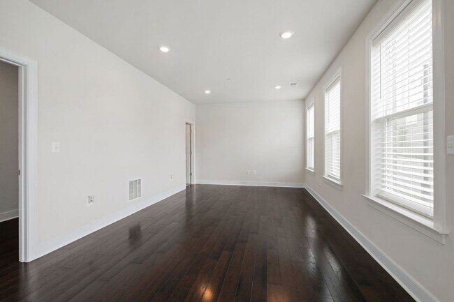 Photo - 143 Rubens Dr