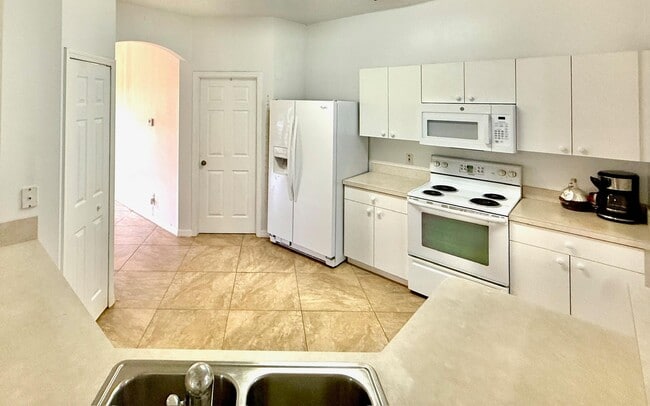 Photo - 332 SW Glenwood Dr