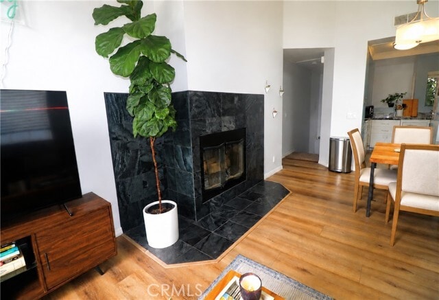 512 Dahlia Ave