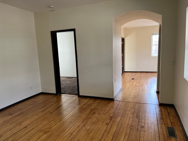 Photo - 743 N Eddy St