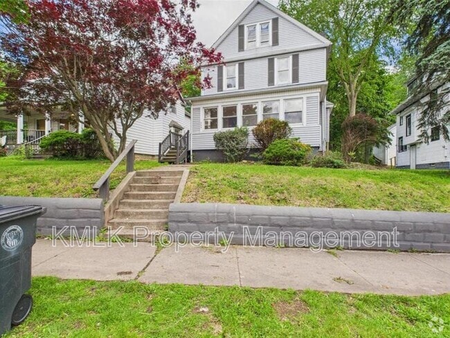 Building Photo - 689 Kenmore Blvd Rental