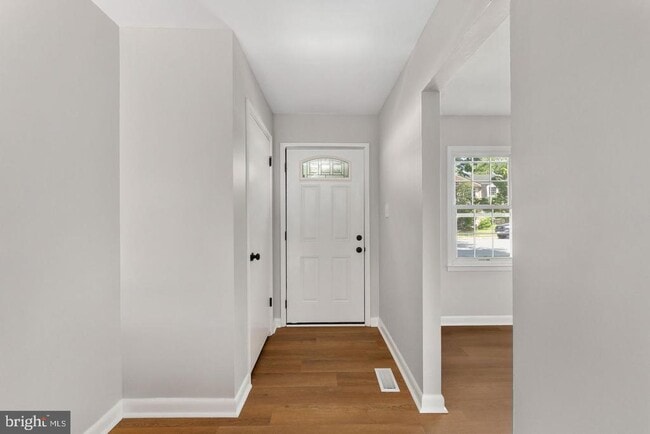 Building Photo - 14843 Emberdale Dr