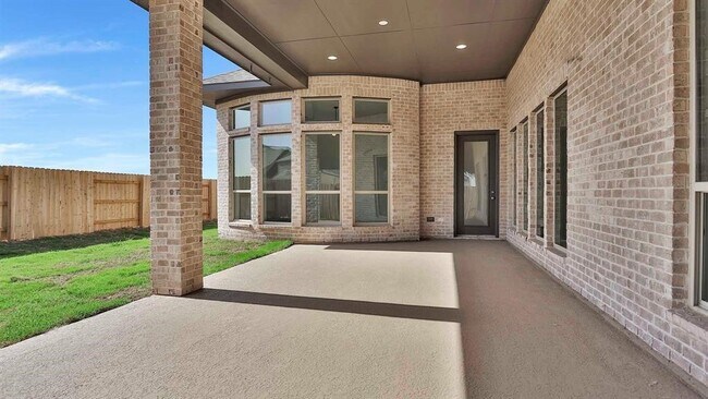 Photo - 7614 Blue Finch Ln