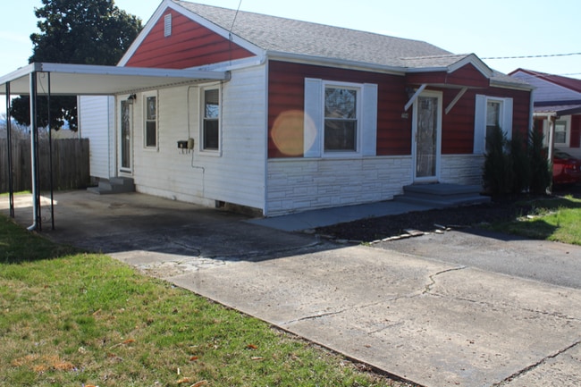 Photo - 704 N Barton St