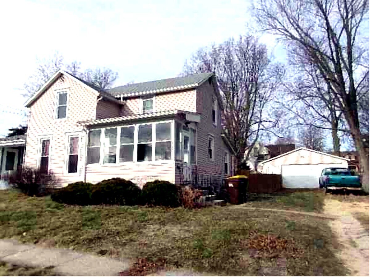 Photo - 726 W Chestnut St