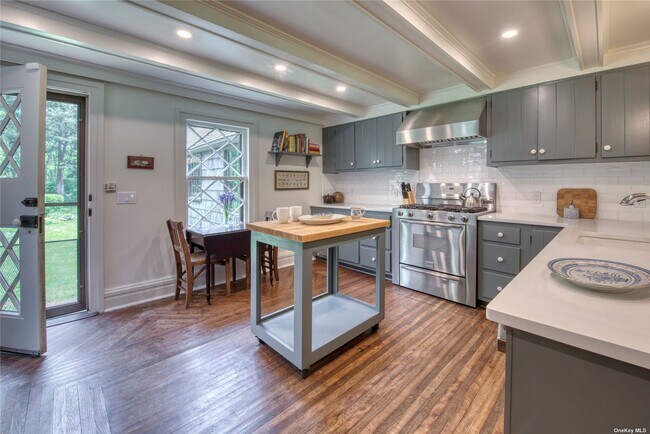 Photo - 30675 Main Rd