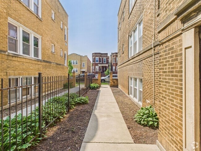 Building Photo - 4338 W Kamerling Ave Unit 2N Rental