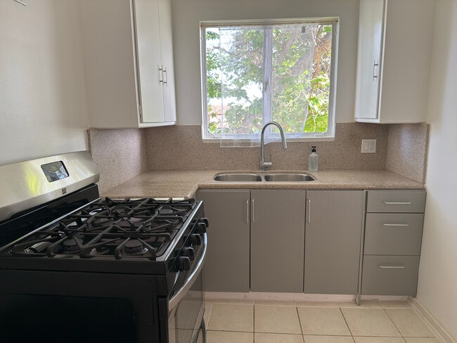 Photo - 1001 S Sierra Bonita Ave