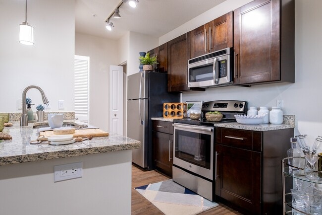 Building Photo - Sancerre at Sand Lake