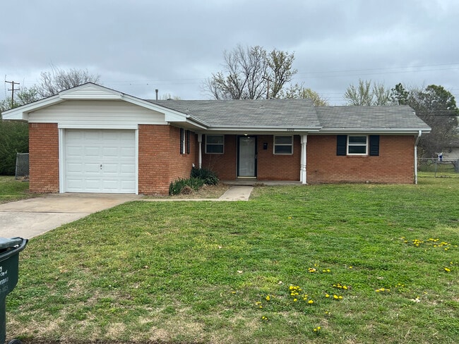 Building Photo - 1031 Carlisle Cir