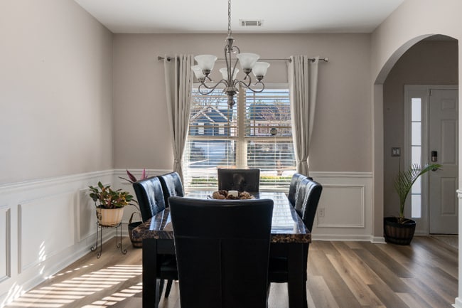 Photo - 5028 Manning Dr