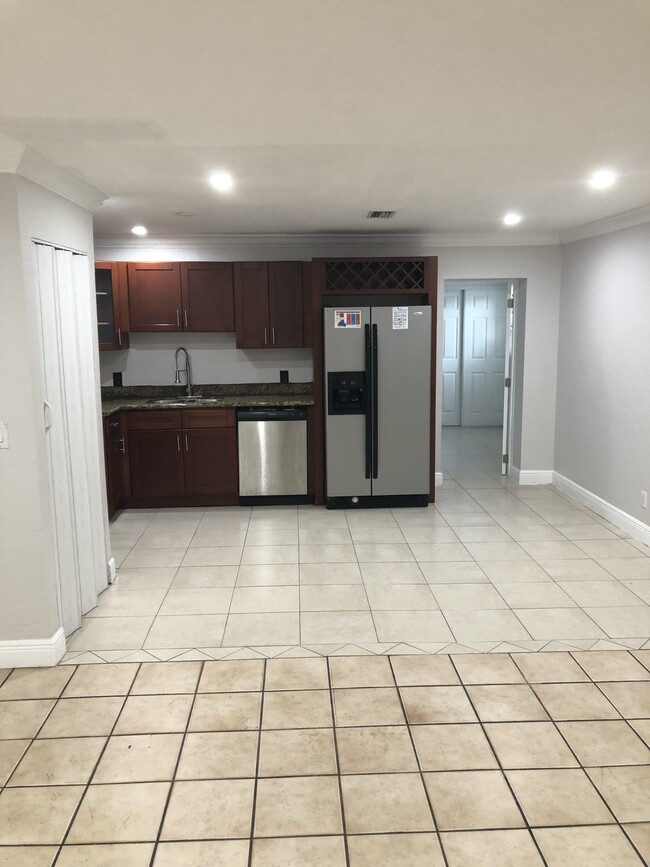 Building Photo - 5317 NW 18th Ct Unit 5317