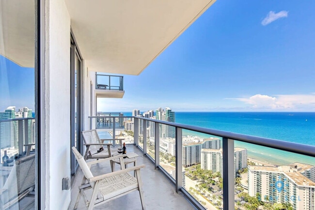 Building Photo - 4010 S Ocean Dr Unit ID1227285P Rental