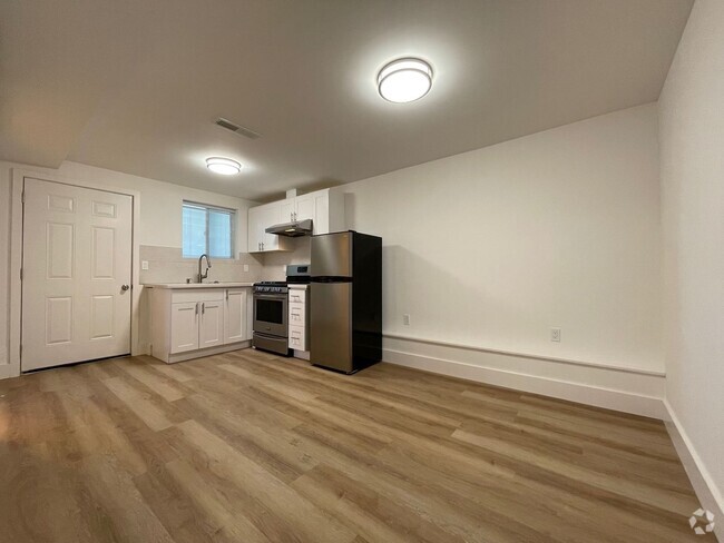 Building Photo - Nice and clean 1 bedroom and 1 bathroom pr... Unit 225A Rental