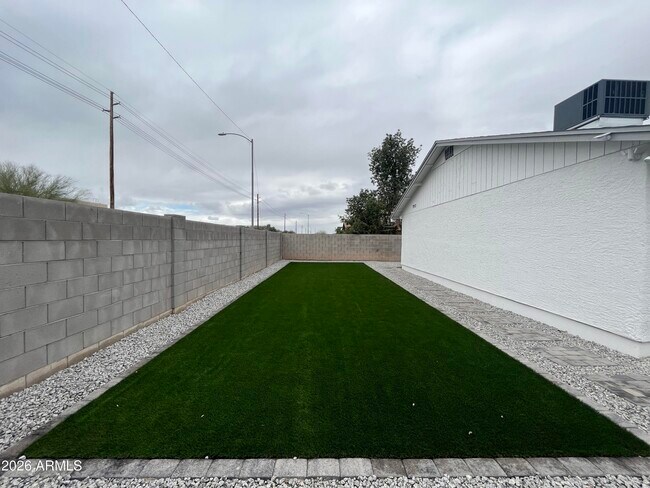 Photo - 2912 E Roeser Rd Unit 3