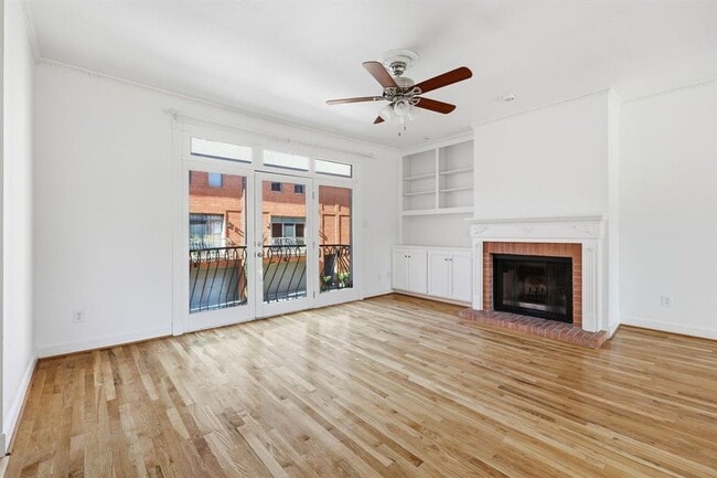 Building Photo - 1626 Palma Plaza Unit 9