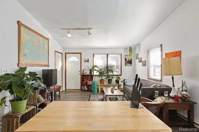 Photo - 219 N Prospect Rd Unit 2