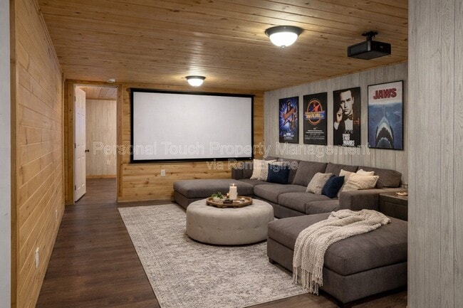 Building Photo - 611 2nd Ave W