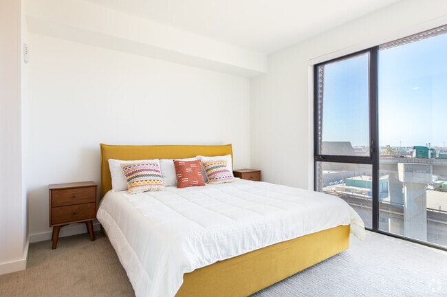 2BR, 2BA - B2