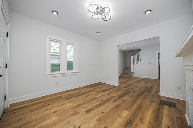 Photo - 1442 Hamlet St