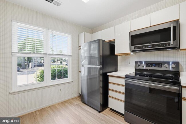 Photo - 2844 Yarling Ct