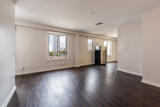 Photo - 1041 6th Ave Unidad 304