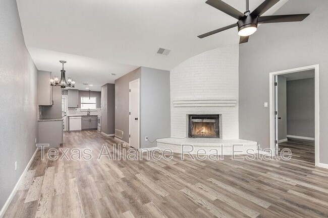 Photo - 3013 Timothy Ln