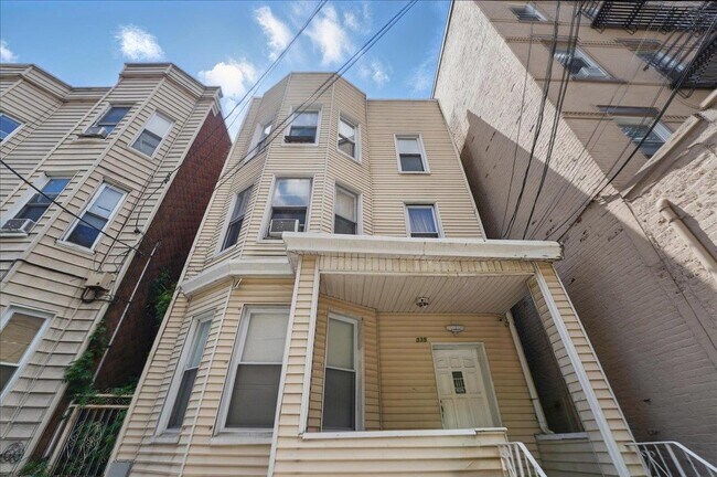 Photo - 335 47th St Unit 3