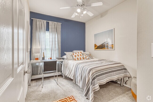 4BR, 4BA - 1295SF