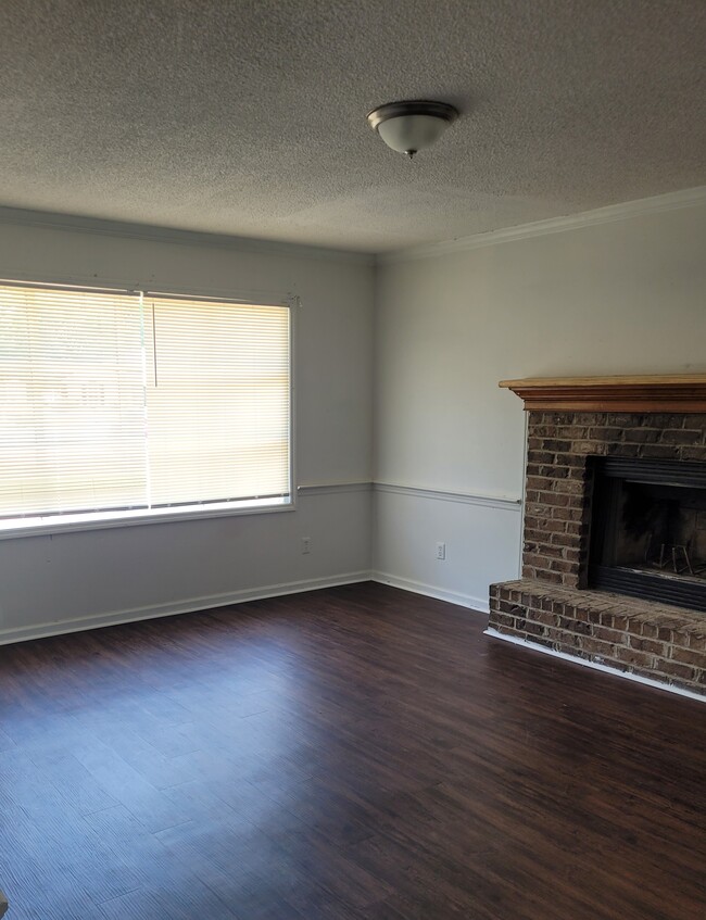 604 Mohawk Ct