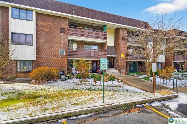 Building Photo - 1575 Creekside Rd Unit A2