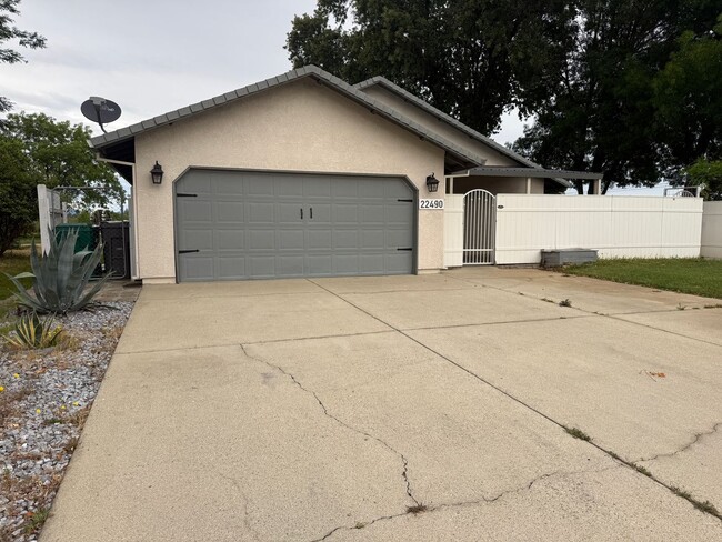 Photo - 3-bedroom, 2-bath home in Palo Cedro, situated on the golf course!