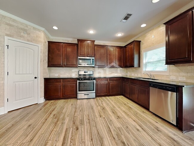 Photo - 4880 Roseman Trail