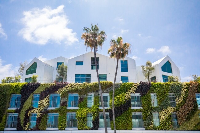 Gardenhouse Beverly Hills