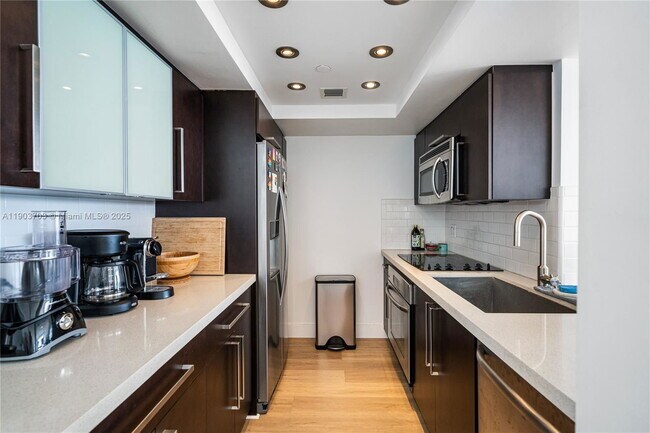 Photo - 1000 Meridian Ave