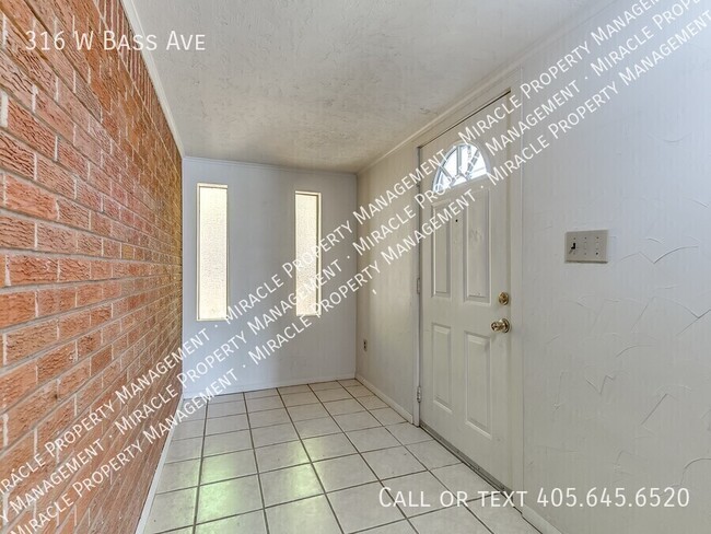 316 W Bass Ave