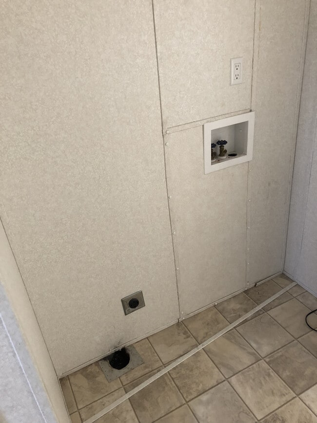 Photo - Trailer for Rent in Belfield