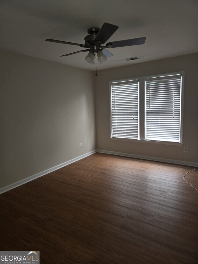 Photo - 3450 Evonvale Glen