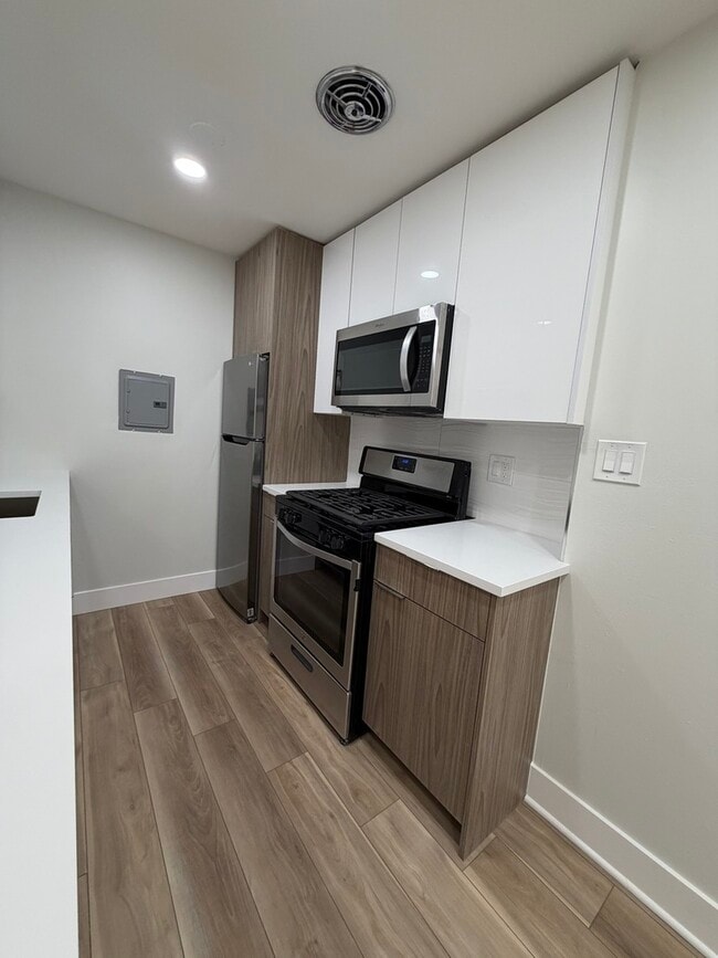 Photo - 452 W Aldine Ave Unit 427