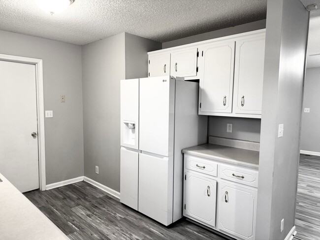 Photo - Cathedral Ceiling for a big open feel!