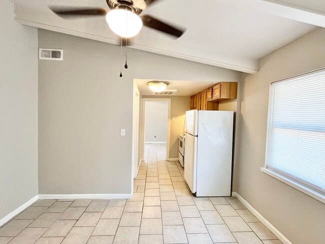 Photo - 2222 Zabel Dr Unit B