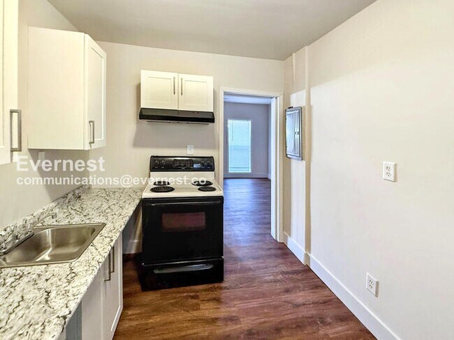 Photo - 205 9th Ave W Unit 205