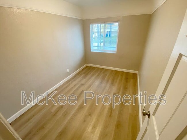 Photo - 4175 Euclid Ave