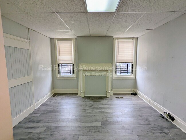 42 Van Braam St