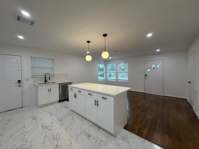 Building Photo - 1972 W McKinney St