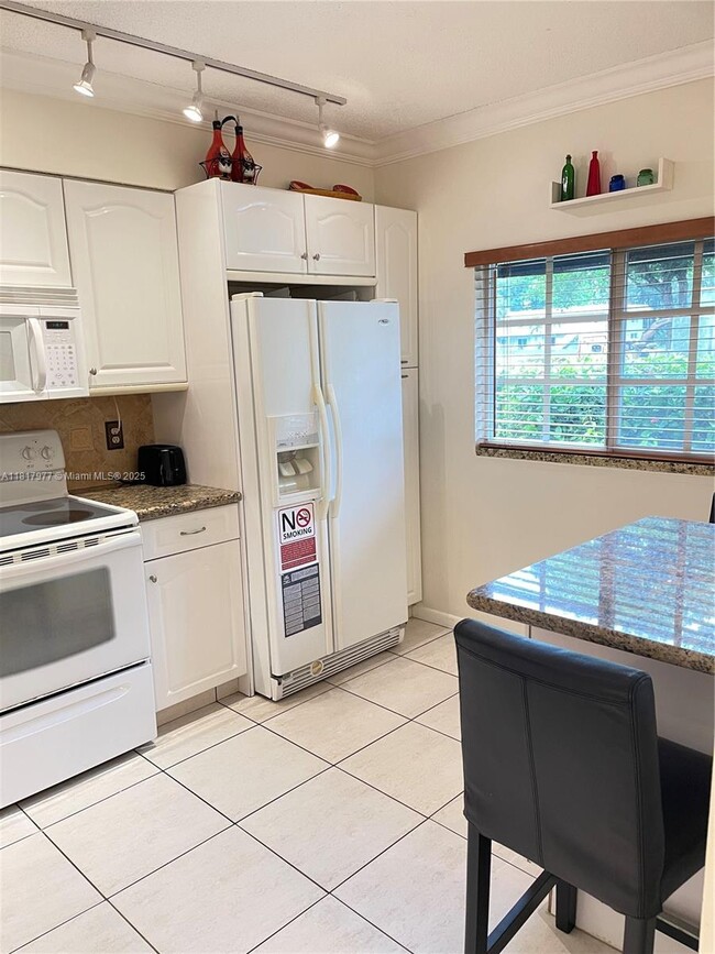 Photo - 4000 Crystal Lake Dr Unit 111