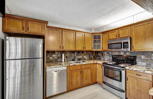 Photo - 65 Lake Arbor Dr